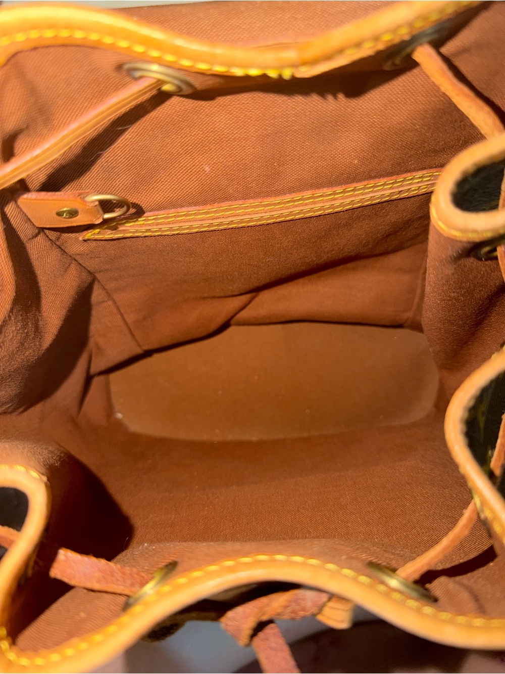 Louis Vuitton Montsouris MM backpack - Picture 7 of 11
